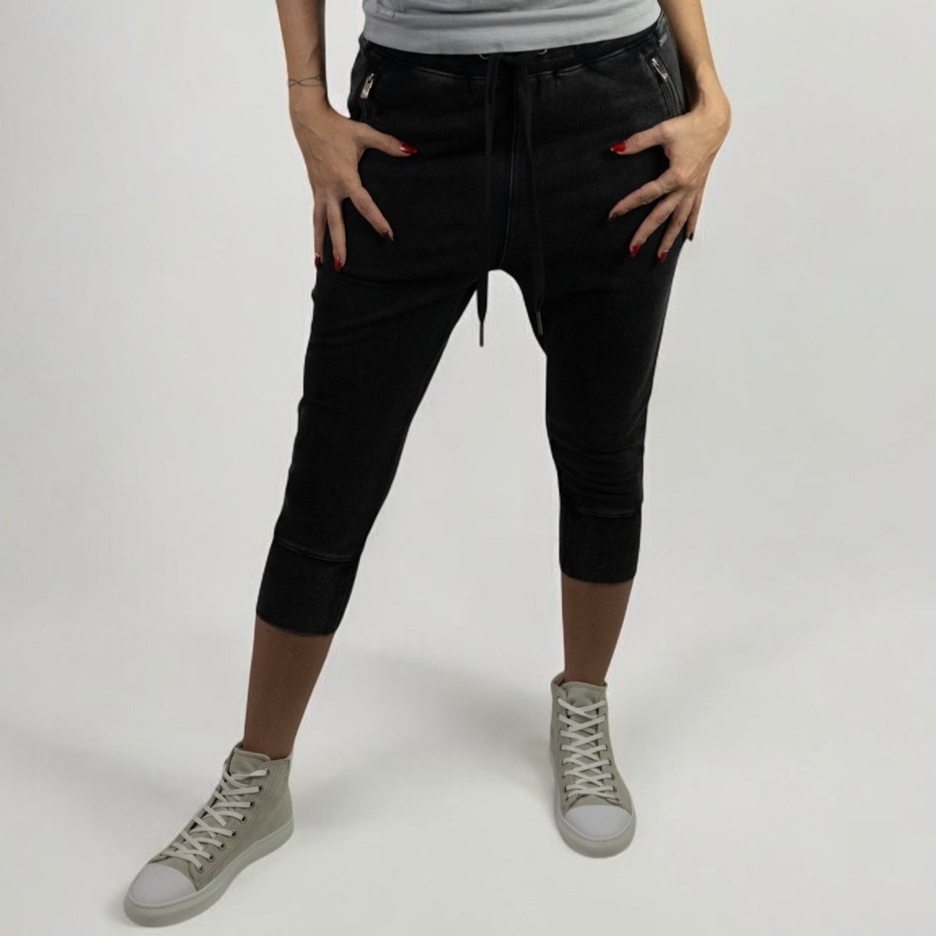 WOMEN'S SHORT PANTS