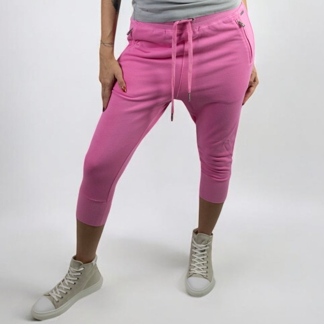 WOMEN'S SHORT PANTS