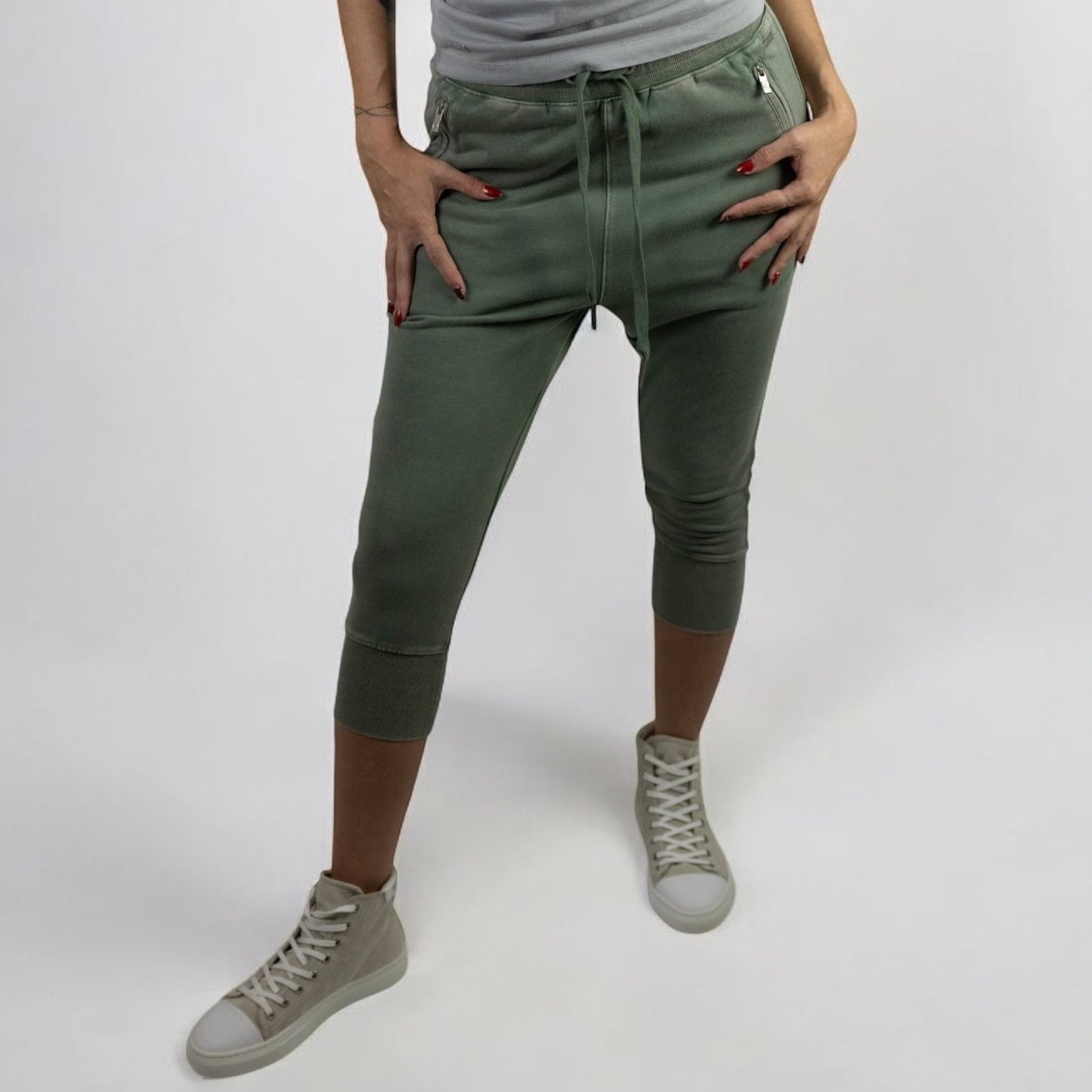 WOMEN'S SHORT PANTS
